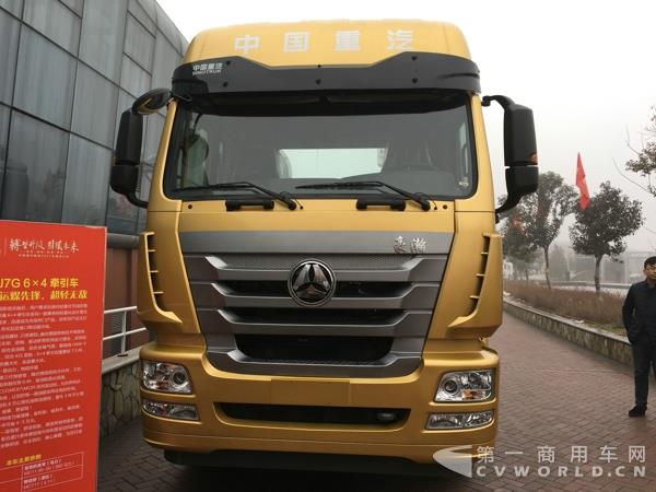 豪瀚J7G 6×4 牵引车 4.jpg