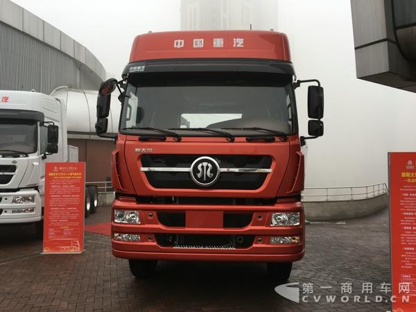 新斯太尔D7B 6×4 牵引车 3.jpg