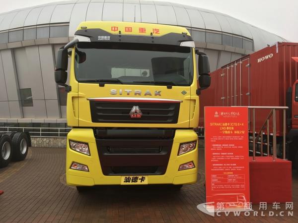 汕德卡C7G 6×4 LNG牵引车 3.jpg