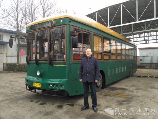 保定公交公司技术设备部部长曹春广接受记者采访.jpg