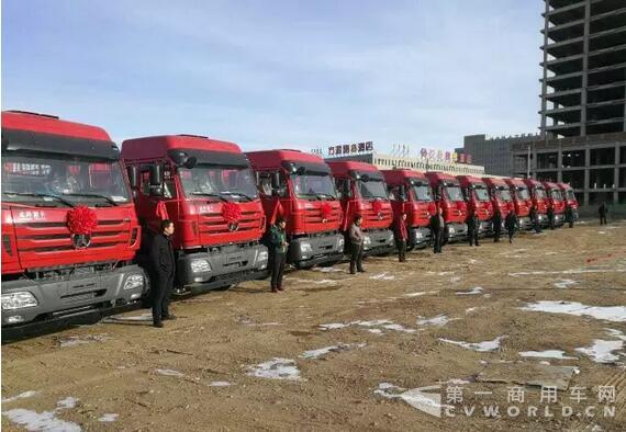 20台北奔6×4牵引车成功交付鄂尔多斯用户3.jpg