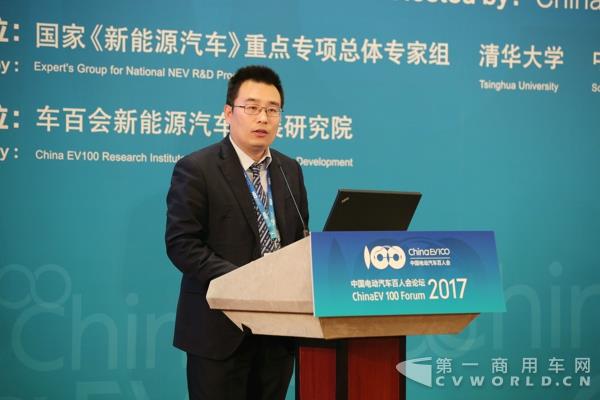 国家电动客车电控与安全工程技术研究中心副主任李飞强.jpg