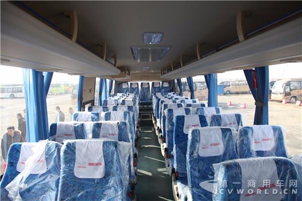海格KLQ6115HT旅游车内饰_副本.jpg
