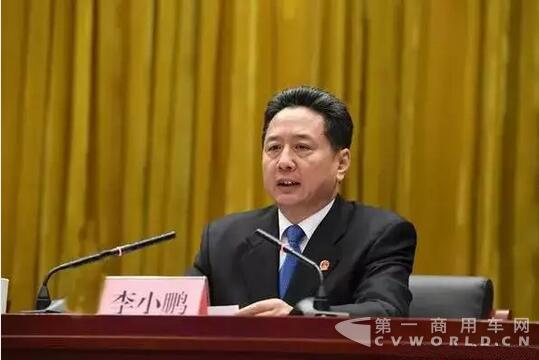 政府出台大量政策狠抓超载 今年运费真的会大涨吗？.jpg