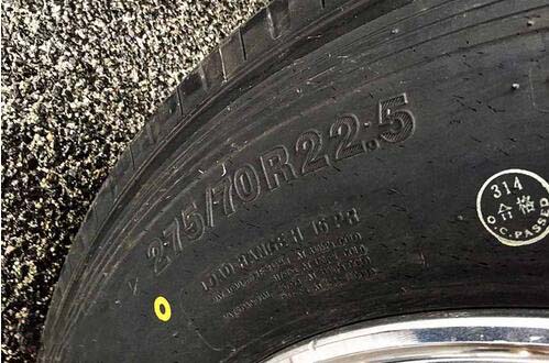 重汽出口新西兰T7H 8x4底盘亮点多3.jpg