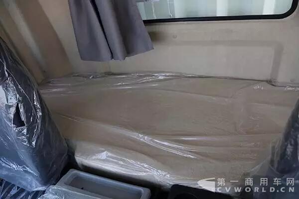德龙L3000载货车17.jpg