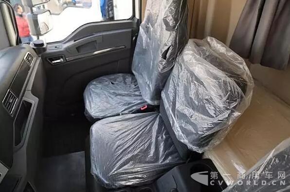 德龙L3000载货车19.jpg