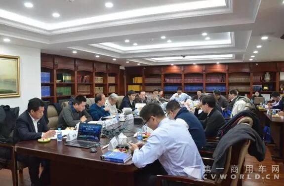 专家企业齐出招 2017客车蓝皮书编纂研讨会收获大2.jpg