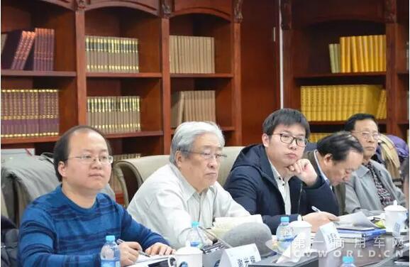 专家企业齐出招 2017客车蓝皮书编纂研讨会收获大6.jpg