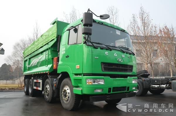 华菱新型城市渣土车.jpg