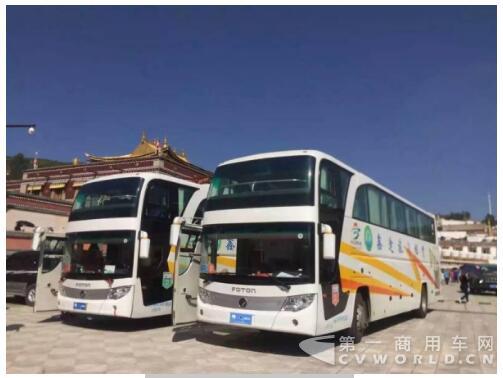 福田欧辉护航环青海湖挑战赛.jpg
