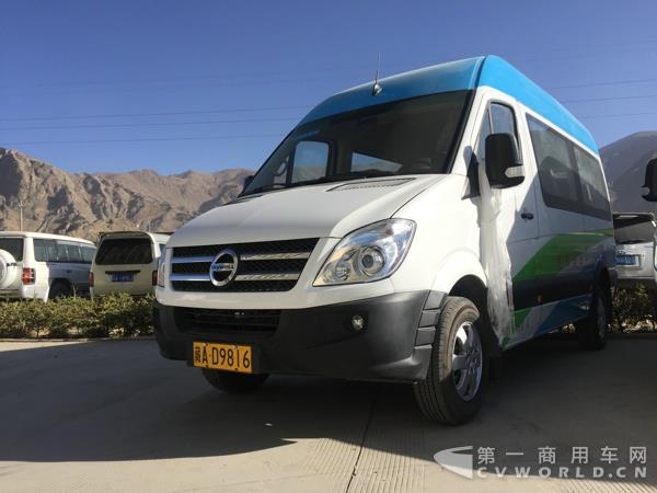 南京金龙开沃D11纯电动公交车IMG_9908.jpg