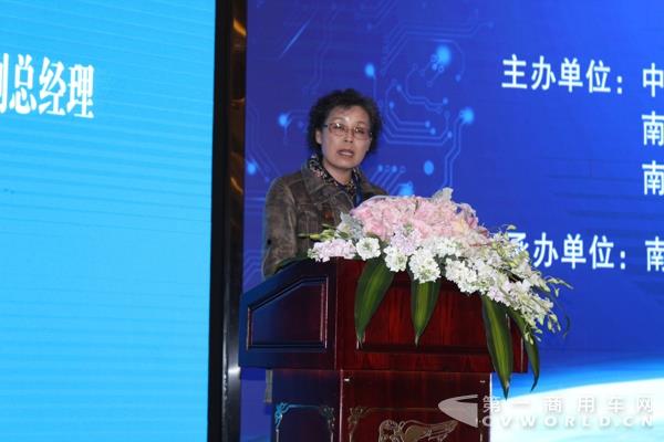 南京扬子公交客运有限公司副总经理葛唯奋发言.jpg