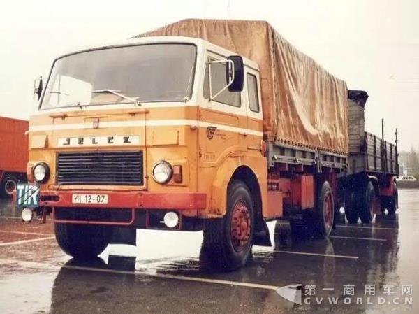 耶尔奇300系列卡车1.jpg