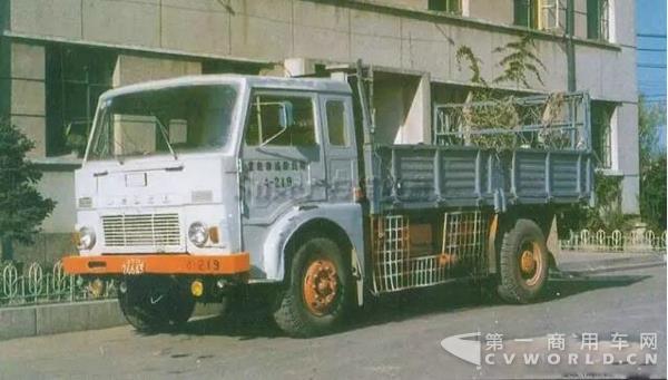 耶尔奇315MD3型9吨重型卡车.jpg