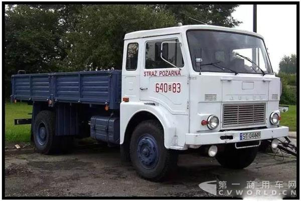 三面自卸车.jpg