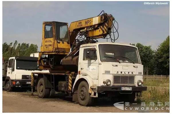 三面自卸车3.jpg