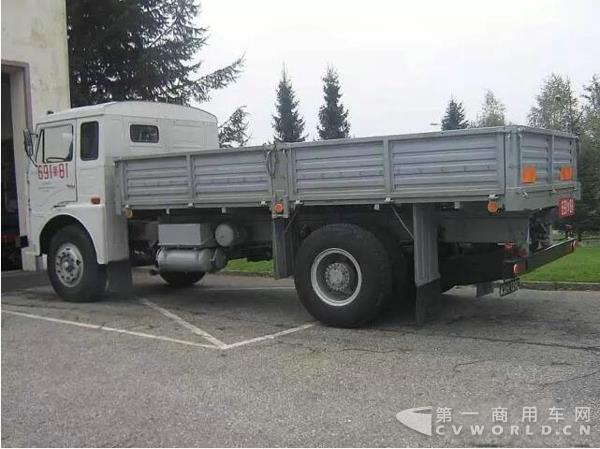 载重汽车1.jpg