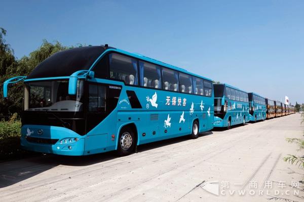 “绿色明珠文明班线”使用的海格LNG客车.jpg