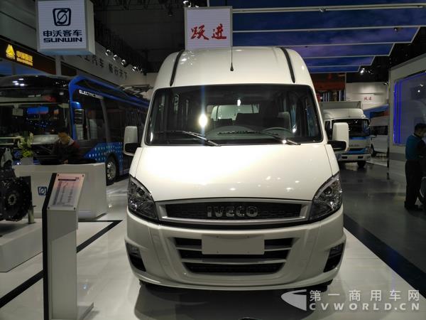 南京依维柯:power daily 经典版EV42纯电动厢式运输车(蓝牌).jpg