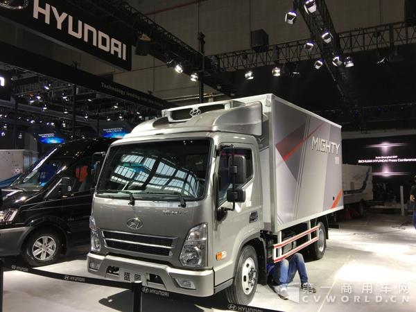 四川现代高端轻卡“盛图”4.jpg
