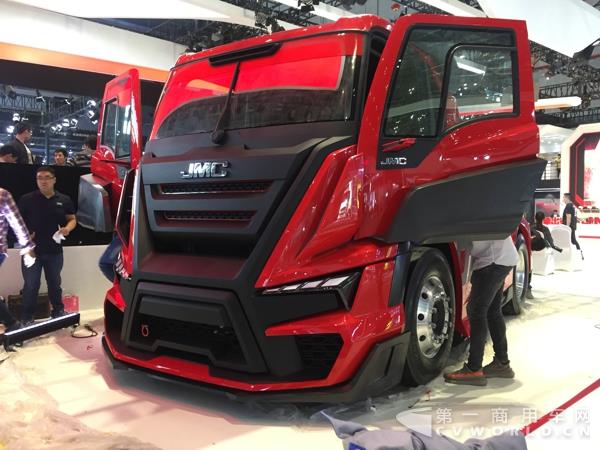上海车展唯一专业级卡车赛车曝光——江铃重卡概念车.jpg 上海车展唯一专业级卡车赛车曝光——江铃重卡概念车.jpg
