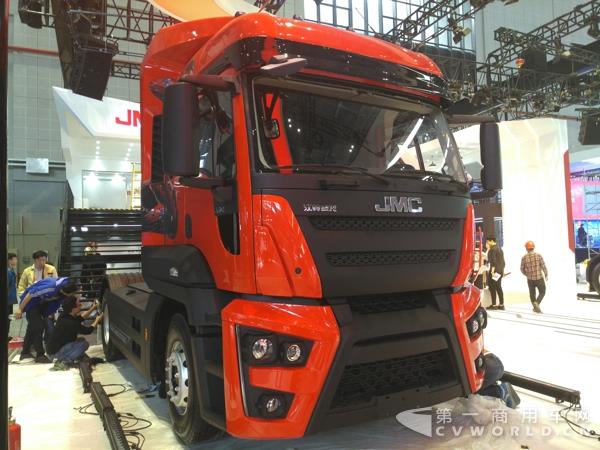 江铃威龙重卡.jpg 江铃威龙重卡.jpg