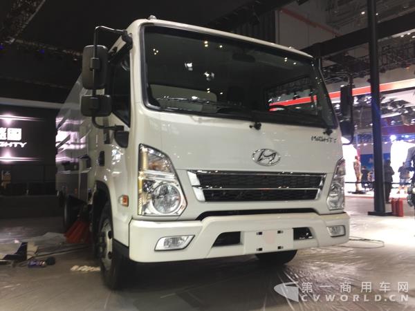 四川现代盛图环卫车.jpg