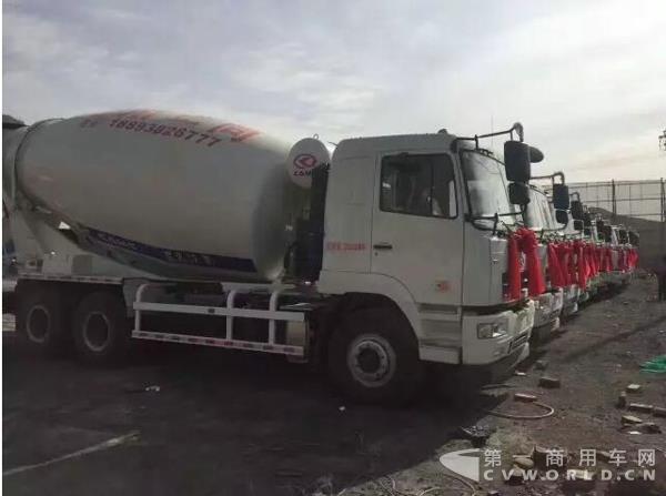 星马搅拌车.jpg