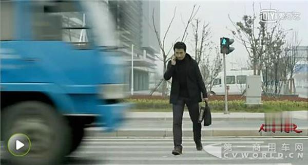 　　城市渣土车.jpg