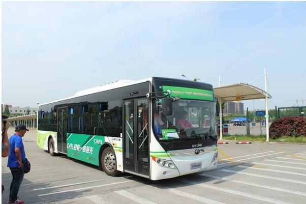 宇通纯电动客车.jpg