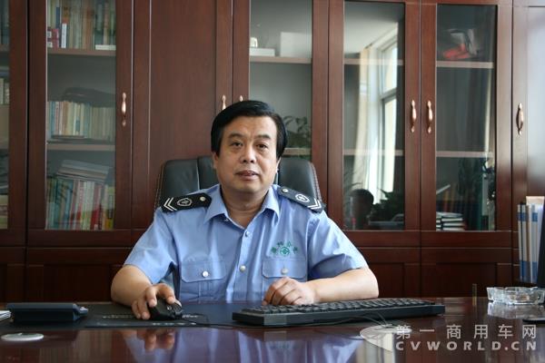 众意公交副总经理邹志刚.jpg