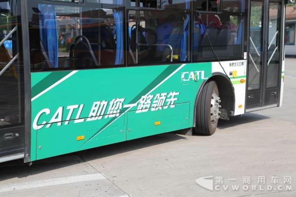 宇通新能源客车搭载宁德时代电池.jpg