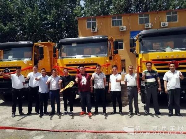 红岩金刚轻量化自卸车火爆全城1.jpg