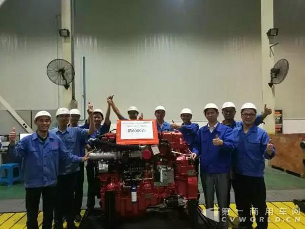 第6000台6K发动机徐徐下线.jpg