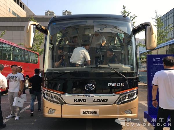 XMQ6127BYD5C公路客车1.jpg