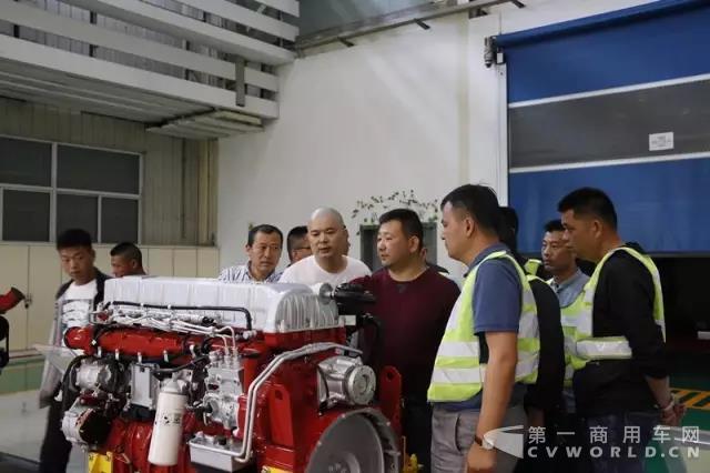 品质看得见 嘉兴市渣土车协会企业代表“走进来”下单50台1.jpg