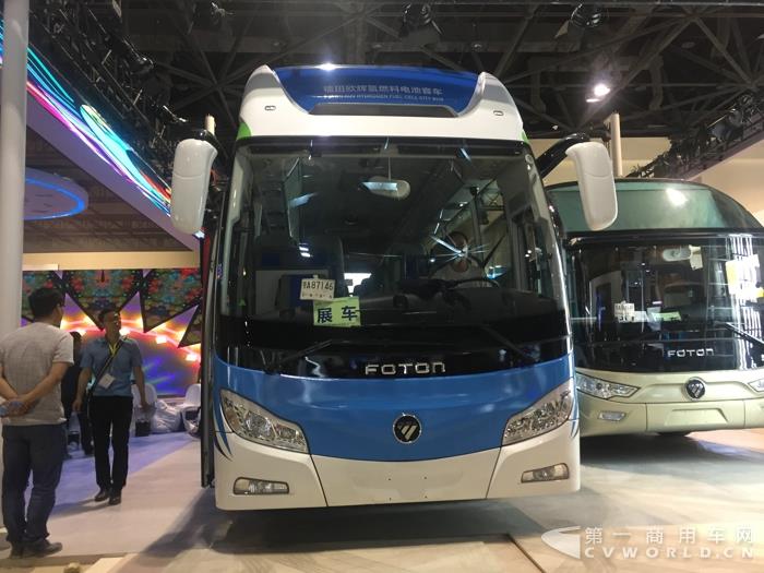 福田BJ6852氢燃料城间客车1.jpg