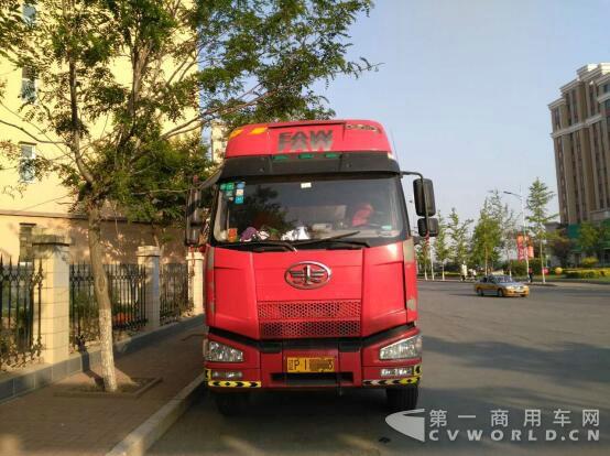 因为爱情和锡柴  看任光辉如何浪漫地开卡车.jpg
