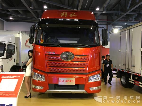 4×2快递专用长途甩挂牵引车.jpg