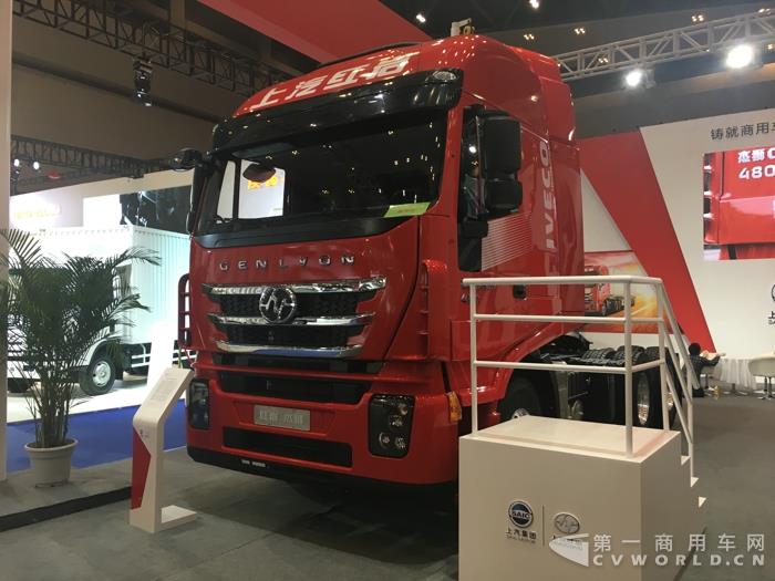 红岩C500 6×4旗舰版牵引车.jpg