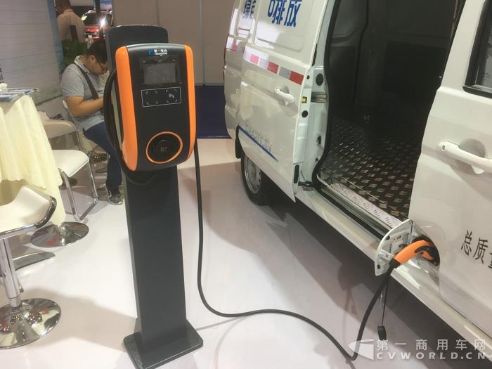 华晨金杯X30LEV好运1号纯电动物流车，售价16.68万元起3.jpg