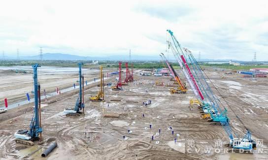 印尼迄今为止最大规模火电站爪哇7号2×1050MW燃煤发电施工现场.jpg