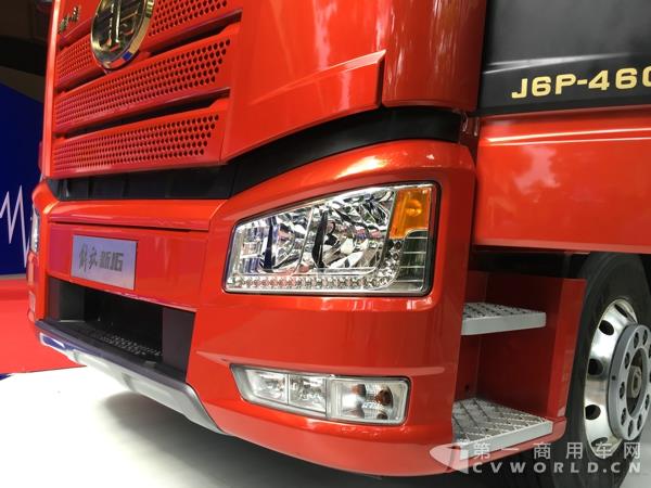 解放新J6 460马力牵引车21.jpg