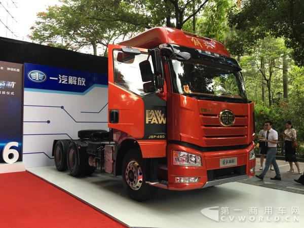 解放新J6 460马力牵引车.jpg