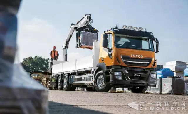 依维柯家族来新成员！Stralis X-WAY全新轻量化工地卡车首次揭开面纱1.jpg