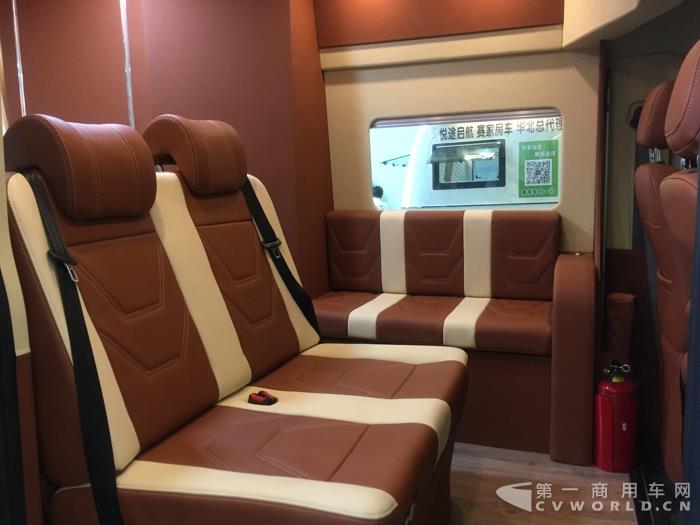 江淮星锐底盘改装的克劳德房车1.jpg