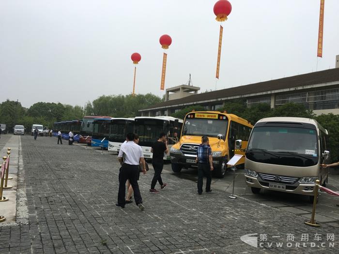 现场展车.jpg