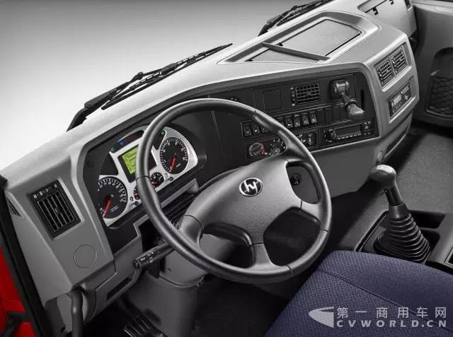 红岩金刚M500 8×4复合版自卸车2.jpg