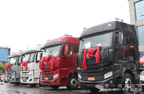 现场订车22台 美驰助阵江淮K7高安上市1.jpg